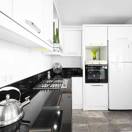 Sleeps 8 With Pool Air Con And Wifi Villa *