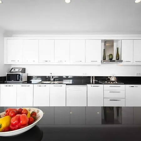 Sleeps 8 With Pool Air Con And Wifi Villa *