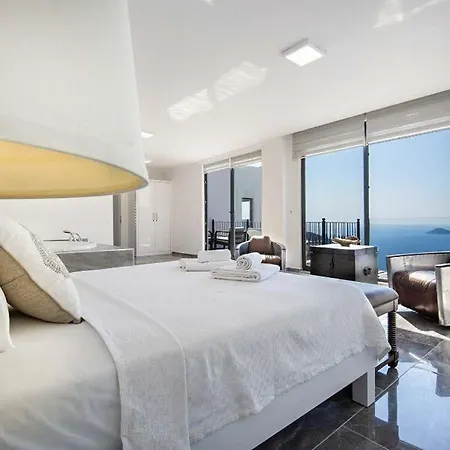 Sleeps 8 With Pool Air Con And Wifi Villa