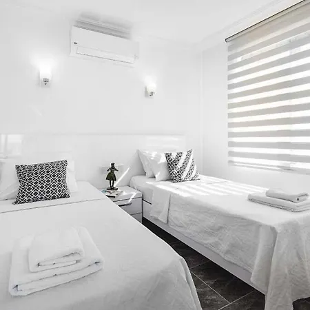 Sleeps 8 With Pool Air Con And Wifi * Kalkan